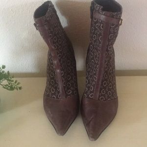 Woman size 7.5 ankle boots . From guess store